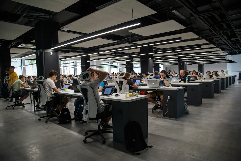 ¿Qué beneficios puede aportar una IP fija a la operación de un negocio?